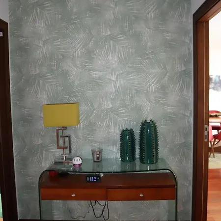 아파트 Pool And Sea View 50 M Sea *