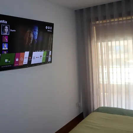 아파트 Pool And Sea View 50 M Sea