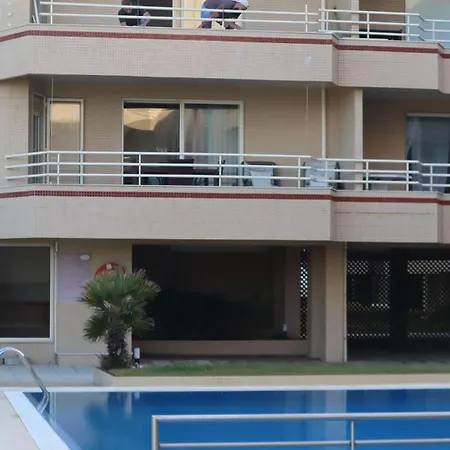 아파트 Pool And Sea View 50 M Sea