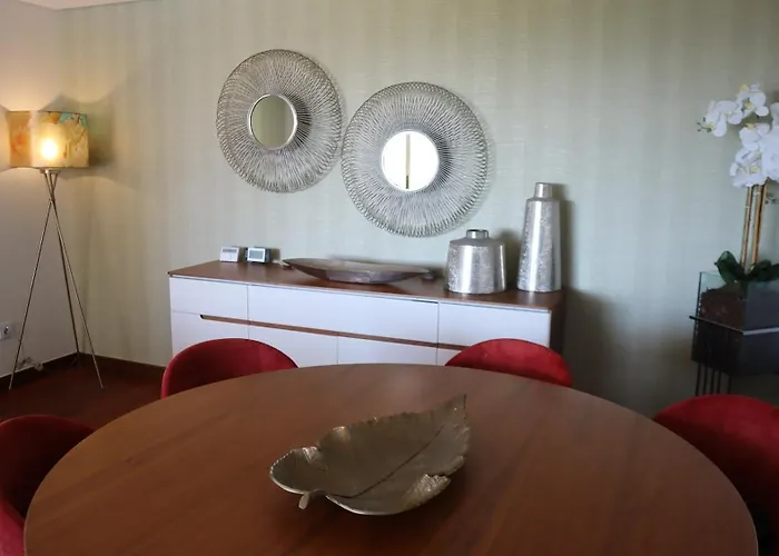 아파트 Pool And Sea View 50 M Sea